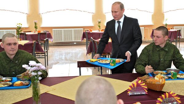 Премьер-министр РФ Владимир Путин посещает Пятую отдельную Гвардейскую мотострелковую Таманскую бригаду