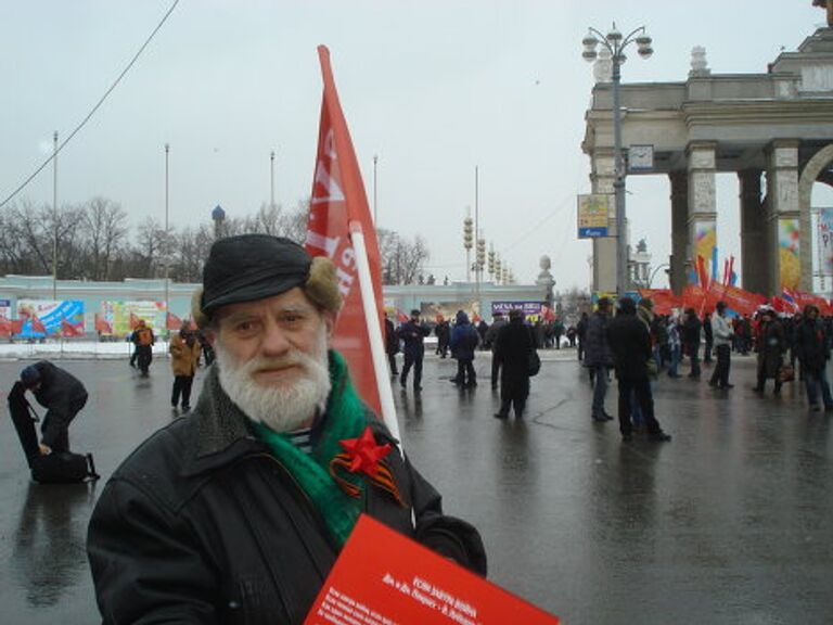 Альтернативный митинг Против всех - собрался на площади у гл