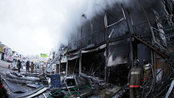 Пожар на строительном рынке в Подмосковье