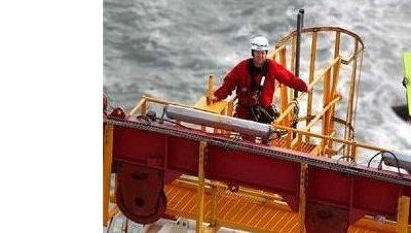 Активисты Гринпис Новой Зеландии поднялись на борт добывающего судна Noble Discoverer