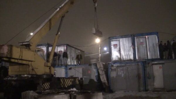 Рабочего придавило бетонным блоком на московской стройке 