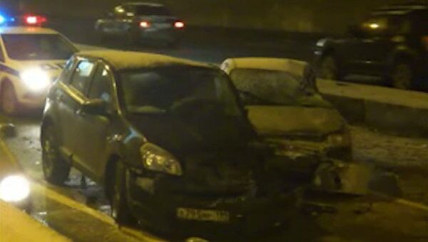 Три автомобиля столкнулись в Таганском тоннеле в центре Москвы