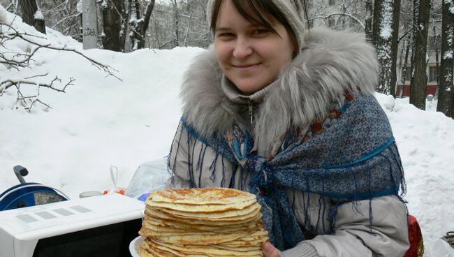 Чай, блины и шашлыки: в России идут масленичные гуляния