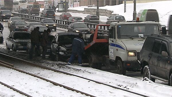 Пятнадцать автомобилей столкнулись утром на северо-востоке Москвы