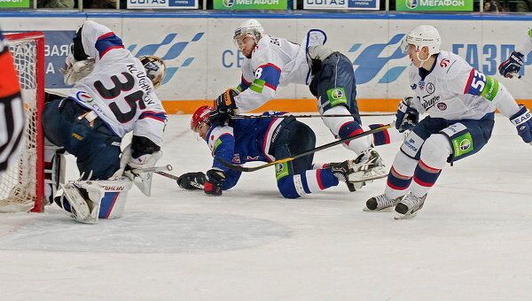 Хоккеисты СКА разгромили Сибирь в матче КХЛ