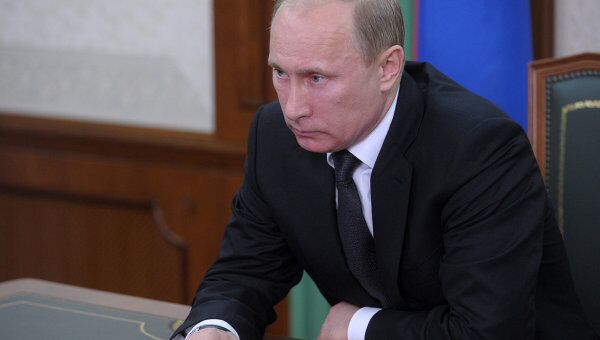 Путин требует вывести из коррупционной тени поставщиков ресурсов