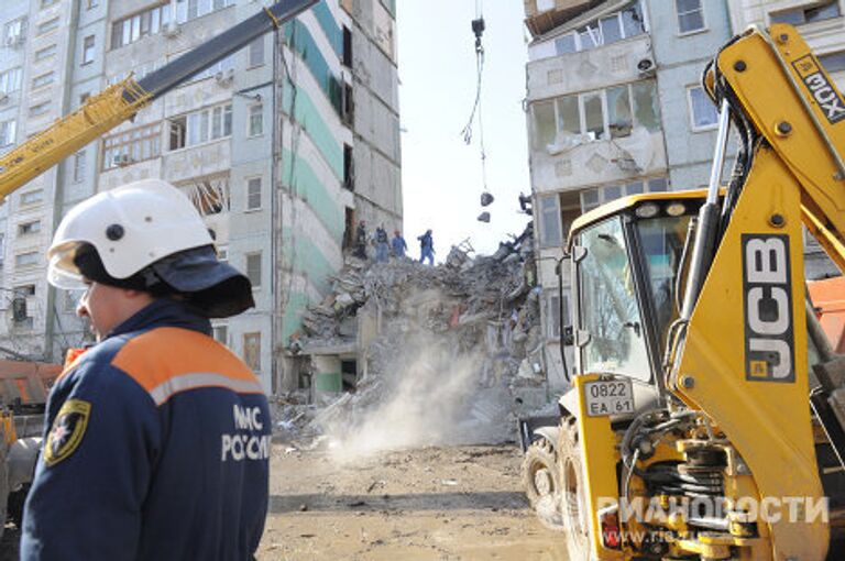 Обрушение подъезда жилого дома в Астрахани