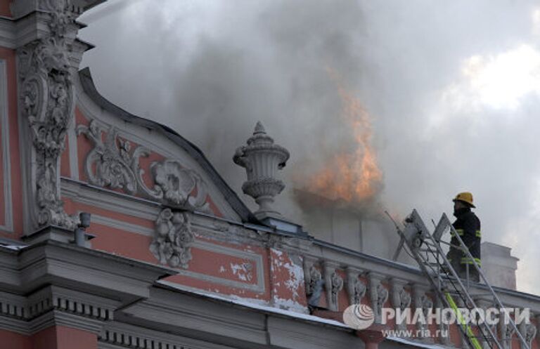 Пожар во дворце Белосельских-Белозерских в Санкт-Петербурге