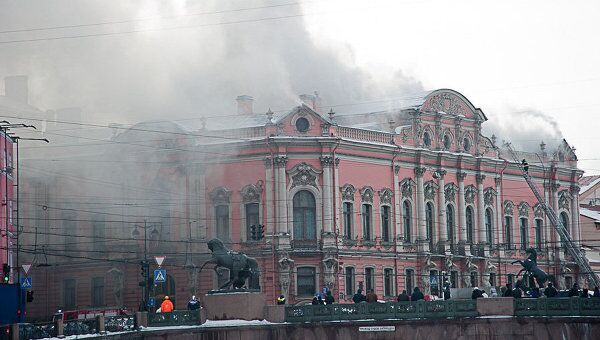 Петербург пожар дворец тушение