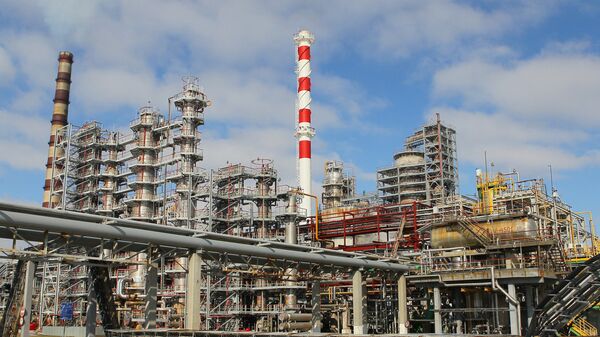 Нефтеперерабатывающий завод в Белоруссии. Архивное фото