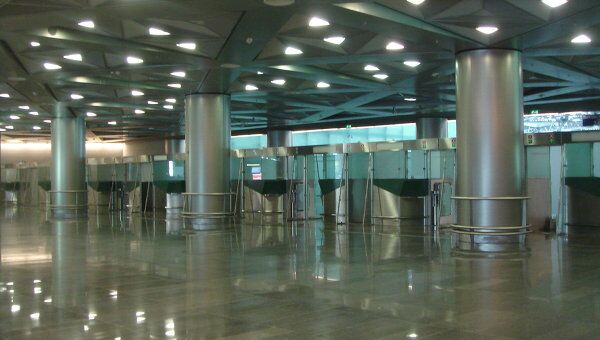 Кабины паспортного контроля в пункте пропуска в терминале А аэропорта Внуково
