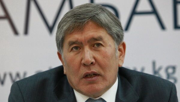 Президент Киргизии заявил о российских долгах за авиабазу по ошибке