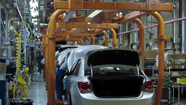 Начало производства малогабаритных автомобилей Opel Astra на заводе General Motors в производственной зоне Шушары-2 Санкт-Петербурга. Архив