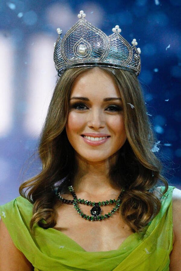 Победительница национального конкурса красоты Мисс Россия — 2007 К. Сухинова из Тюмени