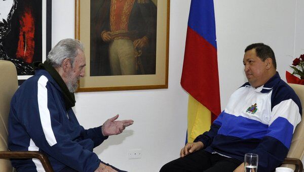 Фидель Кастро посетил после операции Уго Чавеса