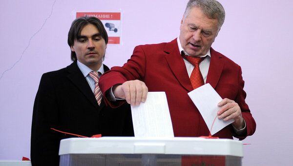 Голосование кандидата в президенты РФ Владимира Жириновского