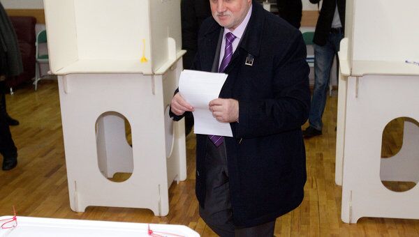 Голосование кандидата в президенты РФ Сергея Миронова
