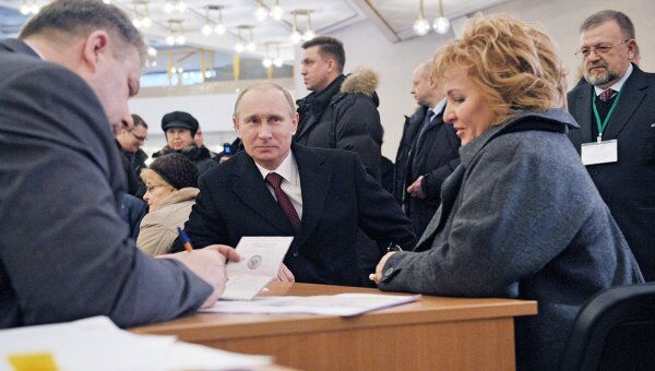 Голосование кандидата в президенты РФ Владимира Путина