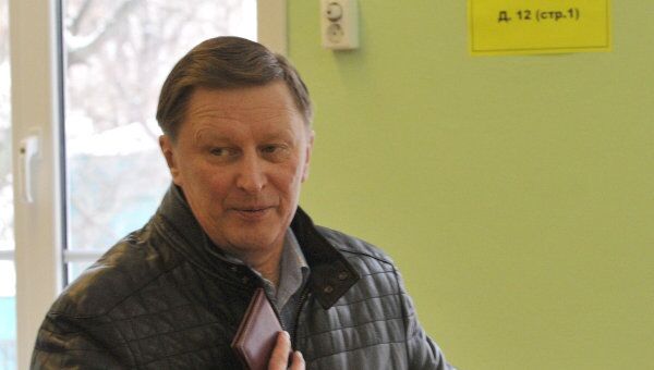 Глава администрации Президента Сергей Иванов на избирательном участке №98 в Москве.