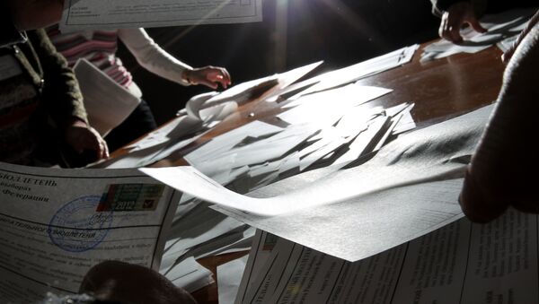 Подсчет голосов в Великом Новгороде. Архивное фото