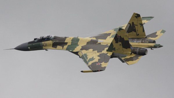Многоцелевой истребитель Су-35, архивное фото