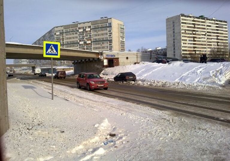 В Челнах устанавливают знаки на переходе, где погибла девушка