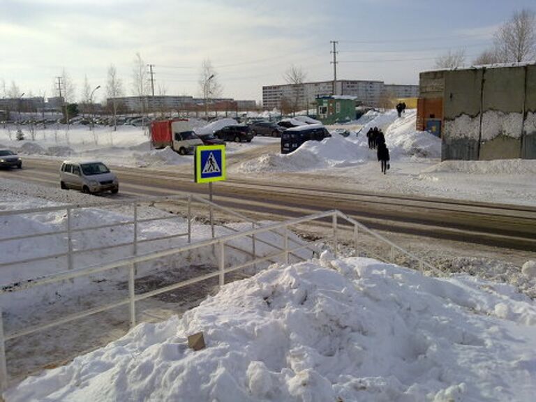 В Челнах устанавливают знаки на переходе, где погибла девушка