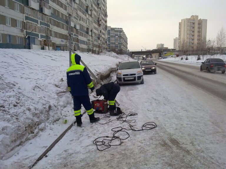 В Челнах устанавливают знаки на переходе, где погибла девушка