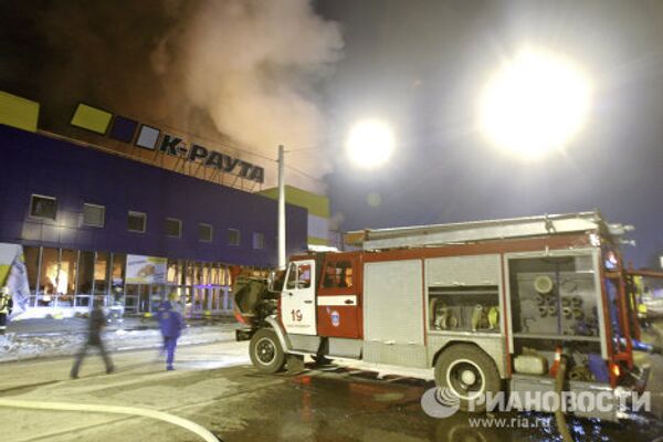 Пожар в гипермаркете К- Раута в Петербурге