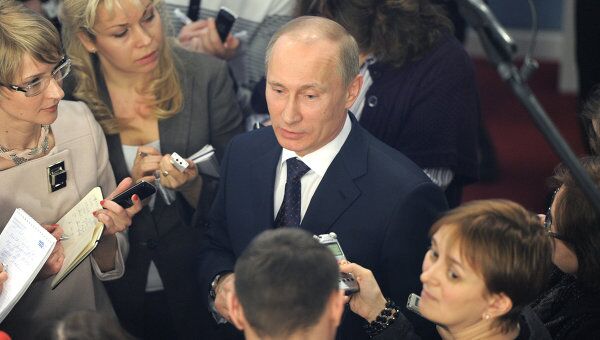 Премьер-министр РФ В.Путин поздравил всех россиянок с наступающим праздником 8 марта
