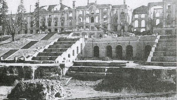 Разрушенный Петергофский дворец, ок. 1944 г. Kulturstiftung der Laender