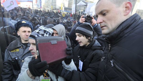Лидер движения Левый фронт Сергей Удальцов на митинге За честные выборы 