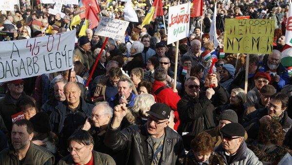 Около 6 тыс протестующих потребовали отставки премьер-министра Венгрии