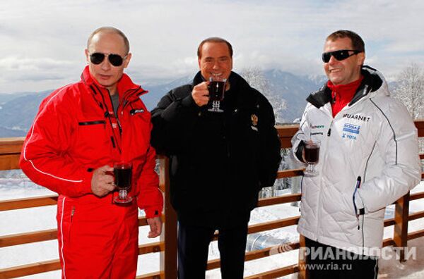 Д.Медведев и В.Путин на горнолыжном курорте Красная Поляна