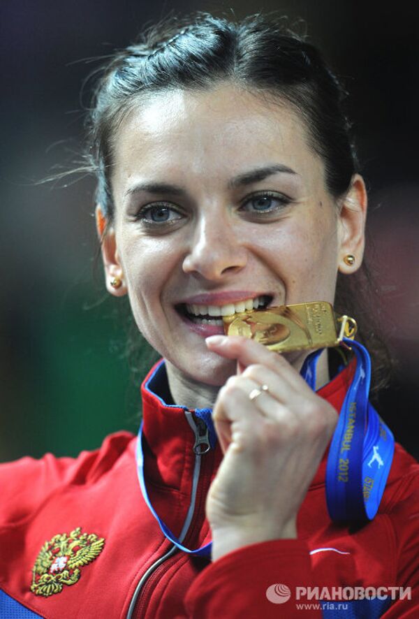 Елена Исинбаева завоевала первую золотую медаль для сборнойРоссии на Чемпионате мира по легкой атлетике в Стамбуле