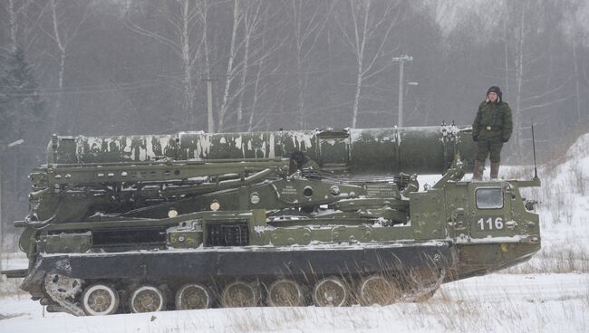 Пусковая установка зенитно-ракетного комплекса С-300В. Архив