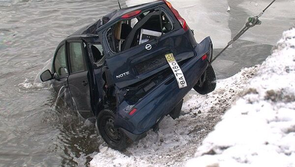 Nissan диджея Европы Плюс подняли со дна реки после ДТП в Москве