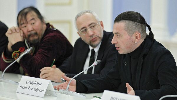 Член Общественной палаты Вадим Самойлов (справа)