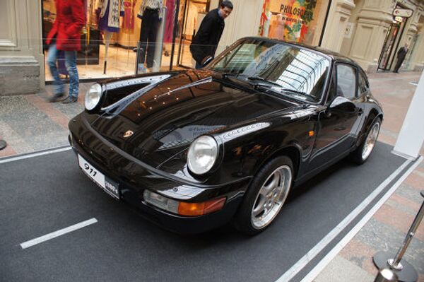 Улица Porsche: в Москву привезли выставку уникальных автомобилей Улица Porsche: в Москву привезли выставку уникальных автомобилей