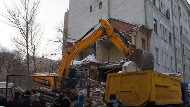 Снос дома в Козихинском переулке в Москве 