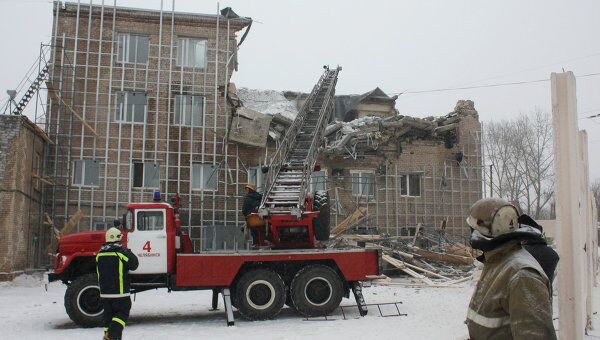 Часть офисного здания обрушилась в Челябинске при строительстве