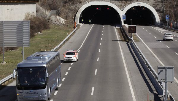 Автобус с родственниками погибших в ДТП в Швейцарии