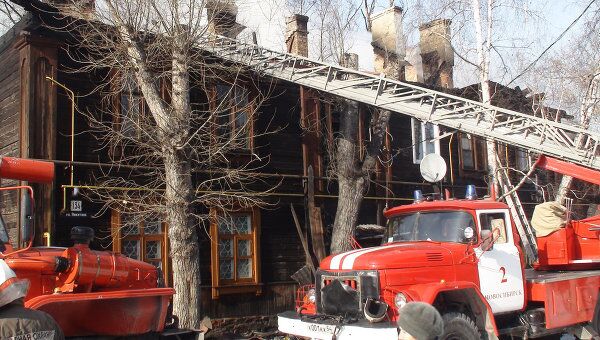 Пожар в двухэтажном жилом доме в Новосибирске