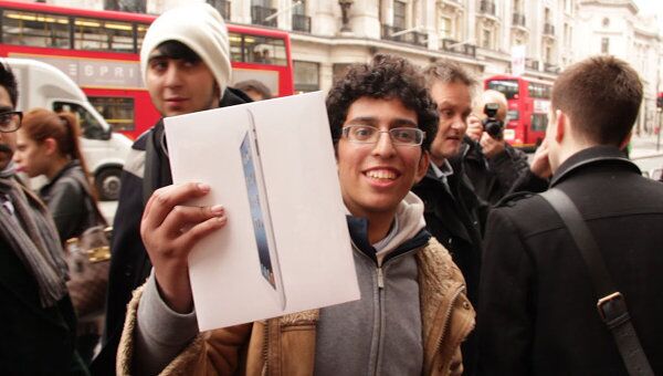 Первый обладатель нового iPad в Лондоне простоял в очереди шесть дней