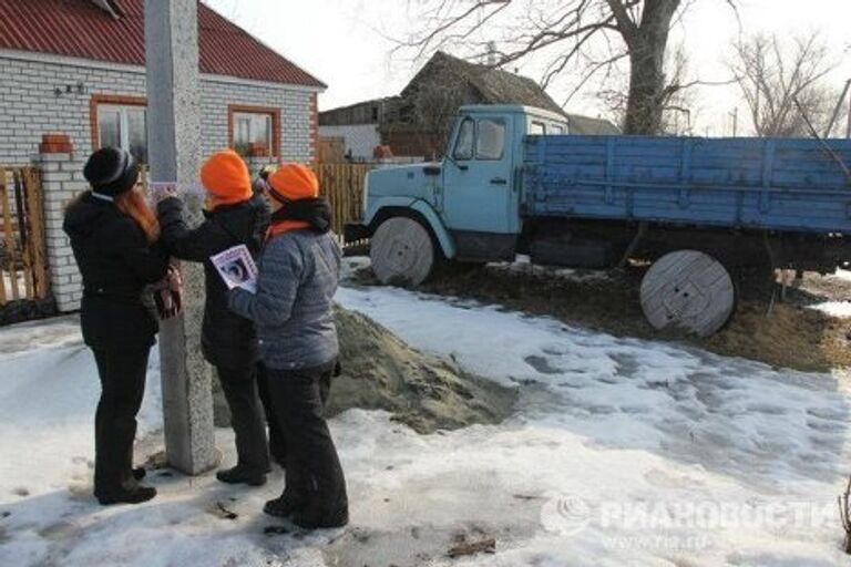Волонтеры расклеивают ориентировки в Брянске. Волонтеры расклеивают ориентировки в Брянске.