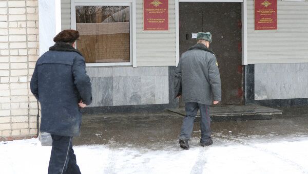 У входа в отделение полиции Вишневский-2 в Казани