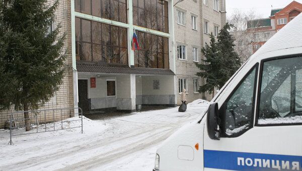 У входа в отделение полиции Вишневский-2 в Казани