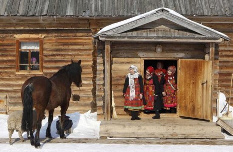 Участницы группы Бурановские бабушки из удмуртского села Бураново