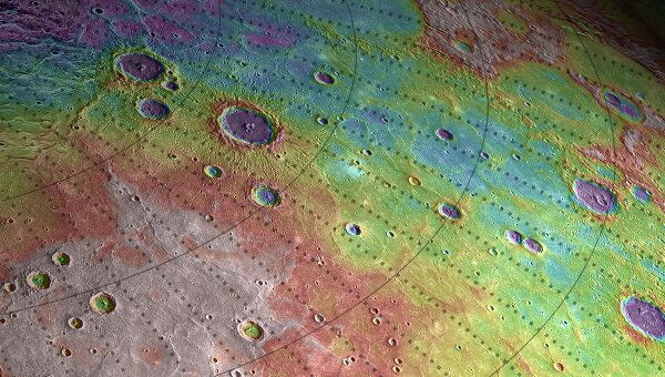  Часть поверхности Меркурия, раскрашенная в соответствии с высотой местности по данным зонда Мессенджер