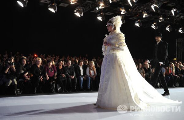 Показ Slava Zaitsev в рамках Mercedes-Benz Fashion Week Russia Показ Slava Zaitsev в рамках Mercedes-Benz Fashion Week Russia